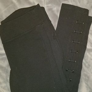 L black stretch pants with leg design